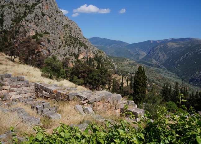Enter Delphi! Enter myths and history!